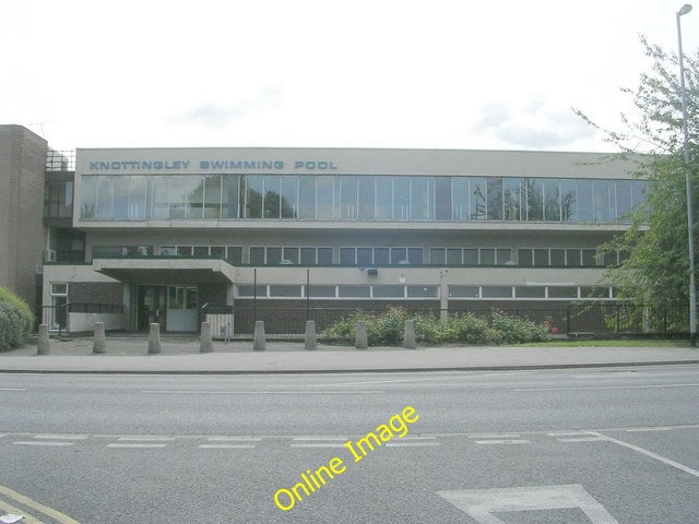 Photo 6x4 Knottingley Swimming Pool - Hill Top  c2010