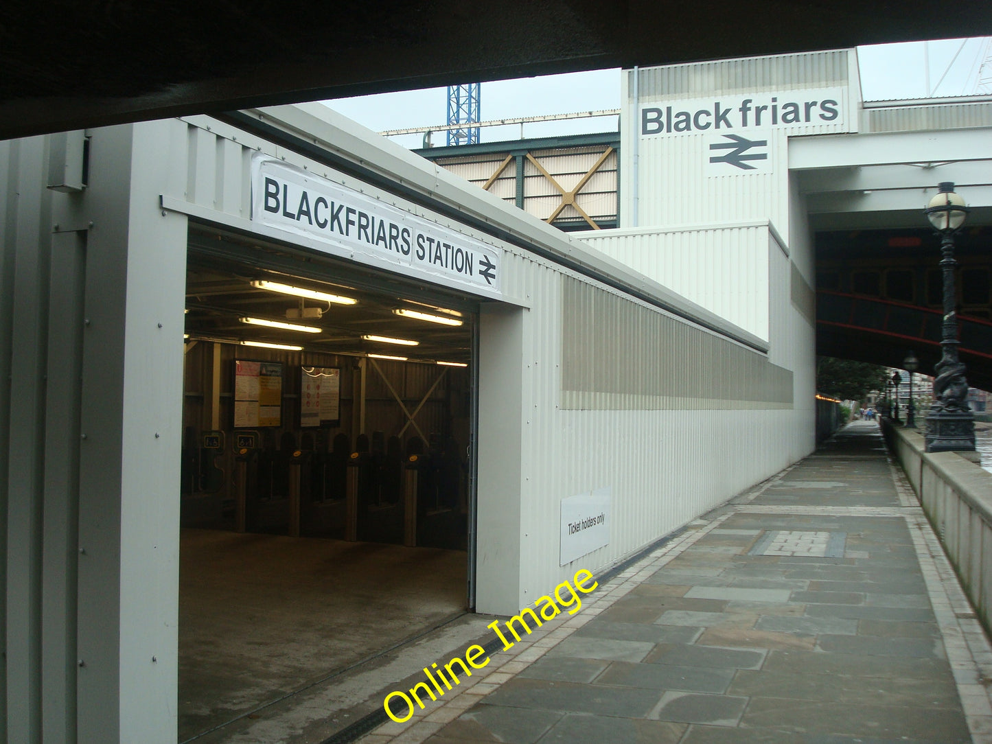 Photo 6x4 Temporary Blackfriars railway station London  c2010