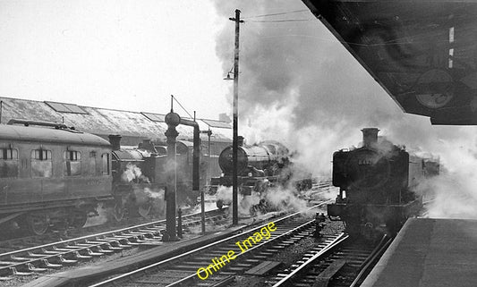 Photo 6x4 Gloucester Central Station, with trains View SE on the main Dow c1962