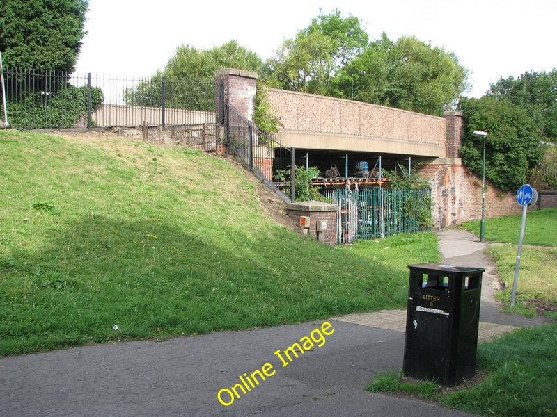 Photo 6x4 Great Northern Railway bridge, Park Lane, Basford Nottingham\/S c2010