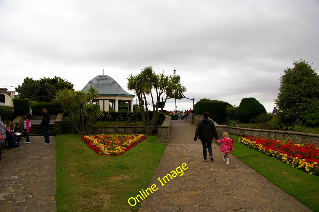 Photo 6x4 Garden, Clacton-on-Sea, Essex Clacton-On-Sea Garden on the seaf c2010