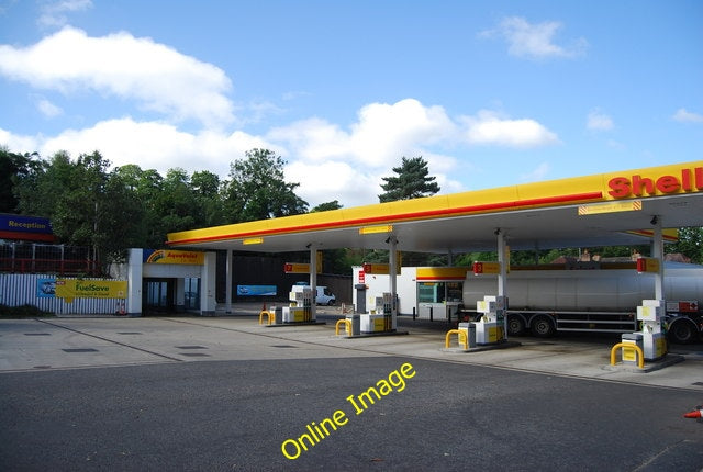 Photo 6x4 Shell Garage, London Rd Sevenoaks  c2010