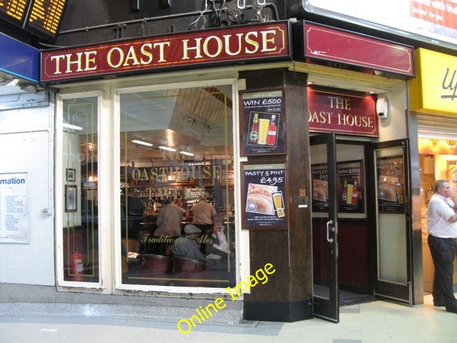 Photo 6x4 The Oast House, London Bridge Station, SE1 Or possibly the &quo c2010