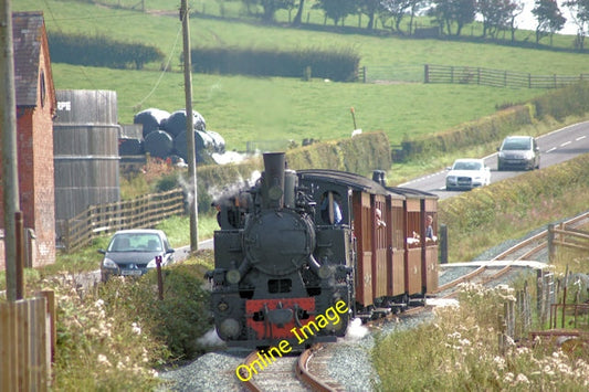 Photo 6x4 Train approaching Sylfaen station Castle Caereinion Here the ra c2010