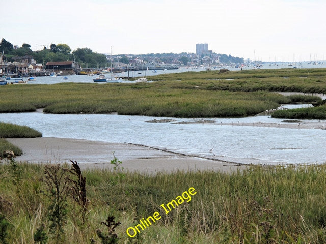 Photo 6x4 Leigh Creek Leigh-on-Sea Looking across the marshes with Southe c2010