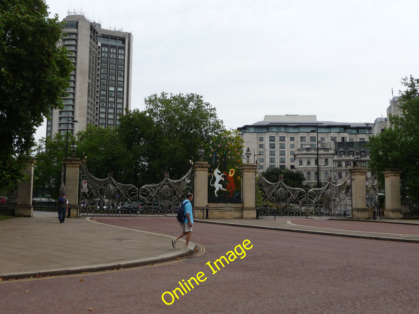 Photo 6x4 London : Westminster - Hyde Park, Queen Elizabeth Gate The Quee c2010