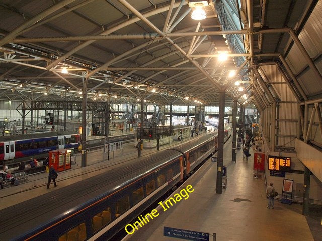 Photo 6x4 Leeds Station Leeds\/SE3034 Looking in the opposite direction t c2010