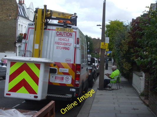 Photo 6x4 Repairing street-lamp, Hurlingham Rd, London Fulham  c2010