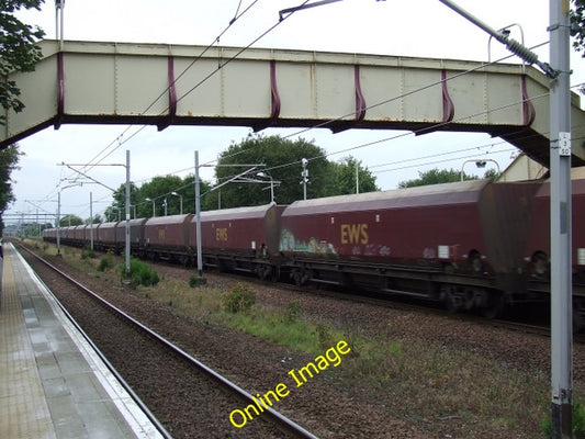 Photo 6x4 Hillington East railway station Cardonald A coal train from Hun c2010