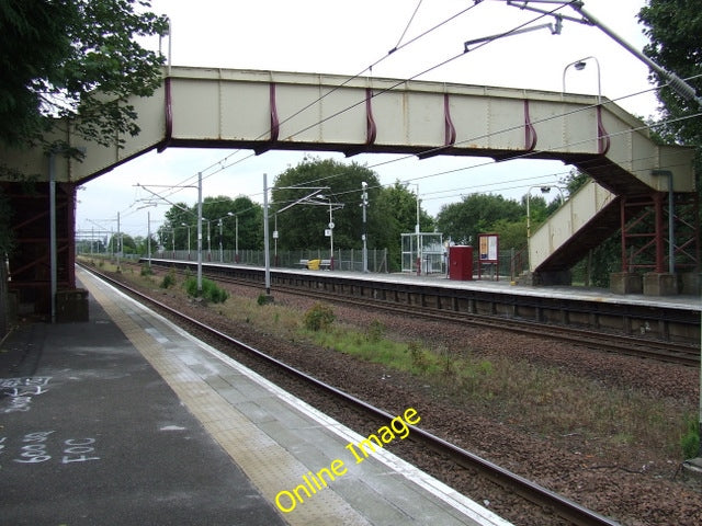 Photo 6x4 Hillington East railway station Cardonald The markings on the p c2010