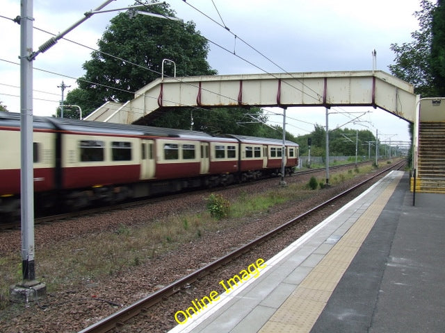 Photo 6x4 Hillington East railway station Cardonald A Glasgow Central bou c2010