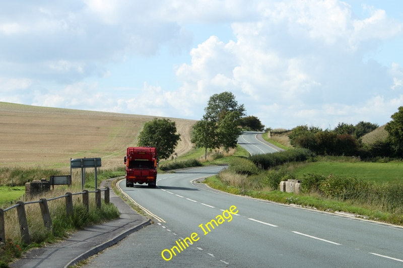 Photo 6x4 2010 : A4 heading west toward Cherhill and Calne Avebury\/SU106 c2010