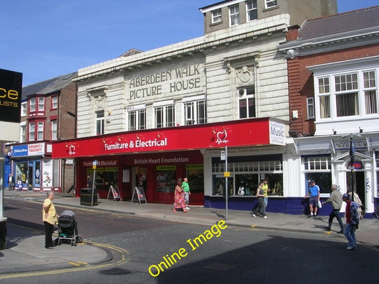 Photo 6x4 Aberdeen Walk Picture House - Aberdeen Walk Scarborough\/TA0388 c2010